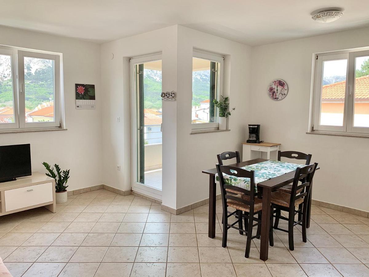 Apartments Happy Stay Center Baska Zewnętrze zdjęcie
