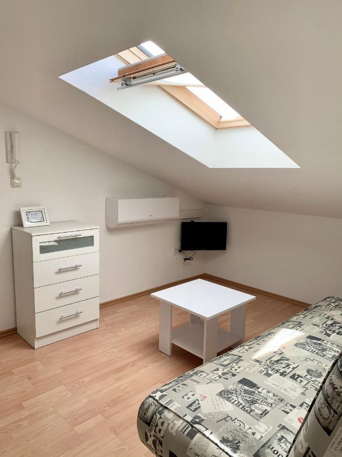 Apartments Happy Stay Center Baska Zewnętrze zdjęcie