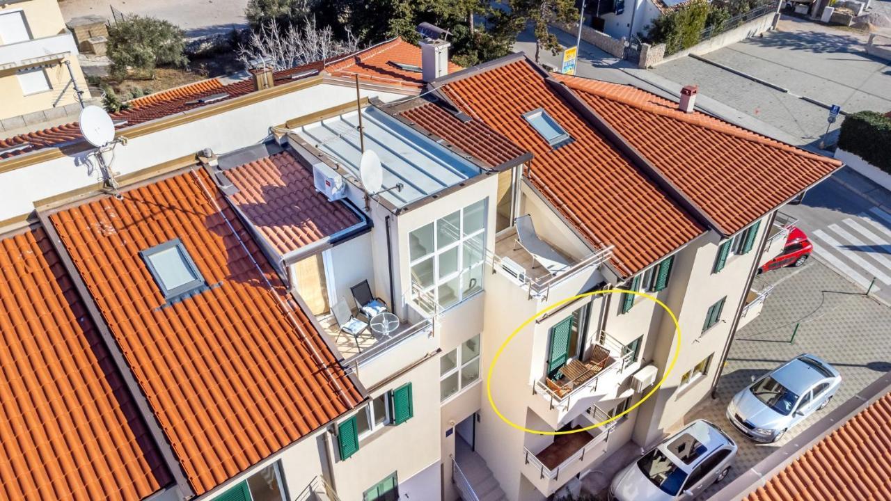 Apartments Happy Stay Center Baska Zewnętrze zdjęcie