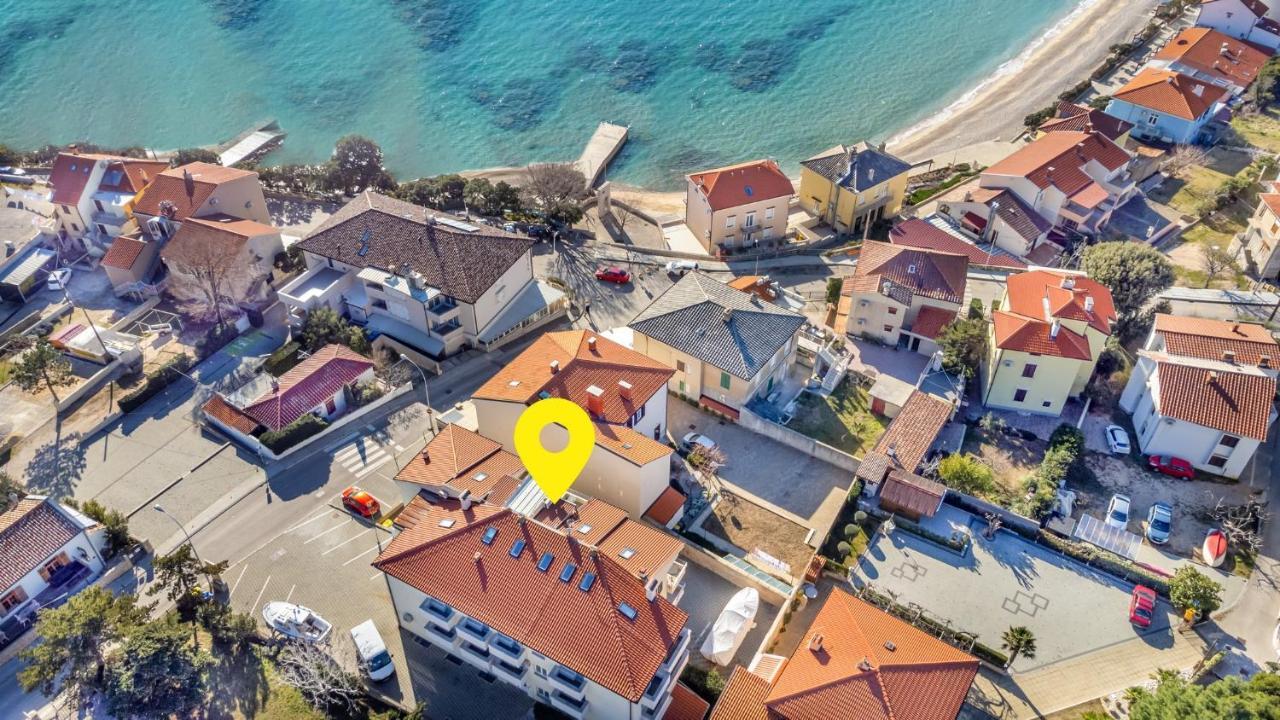Apartments Happy Stay Center Baska Zewnętrze zdjęcie