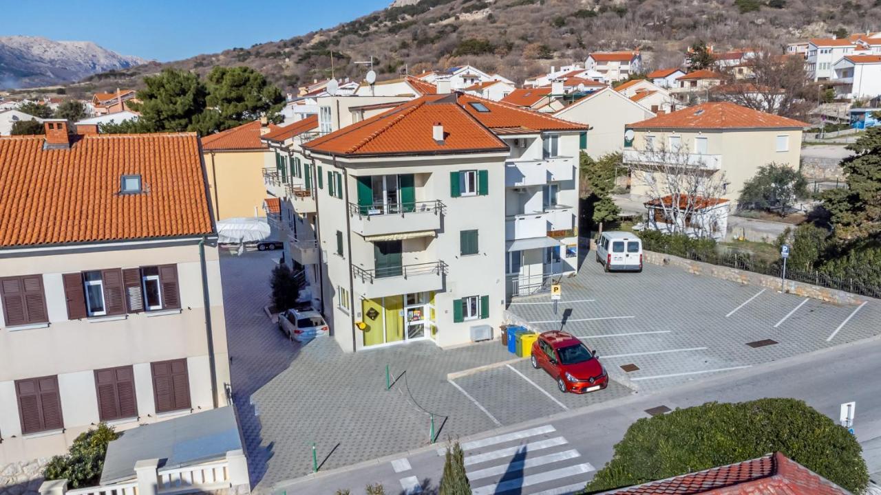 Apartments Happy Stay Center Baska Zewnętrze zdjęcie