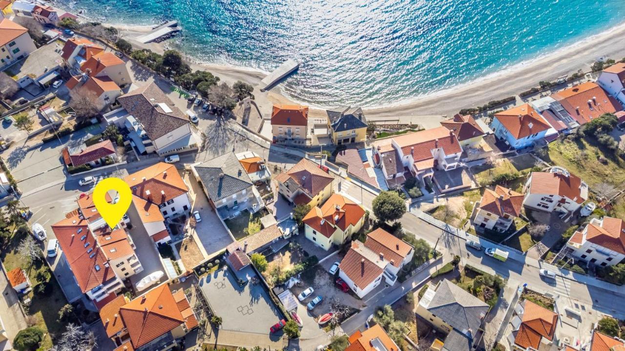 Apartments Happy Stay Center Baska Zewnętrze zdjęcie